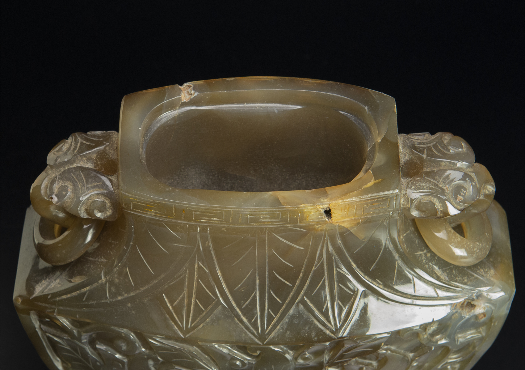 清瑪瑙雕獅鈕蓋瓶中国古美術-