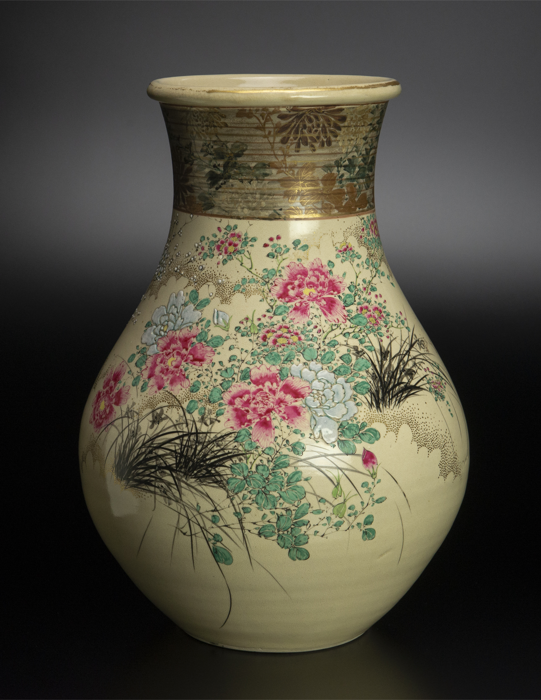 本物保証得価明治大正期 錦光山金襴手花紋瓶 京薩摩 古美術 花器、壷