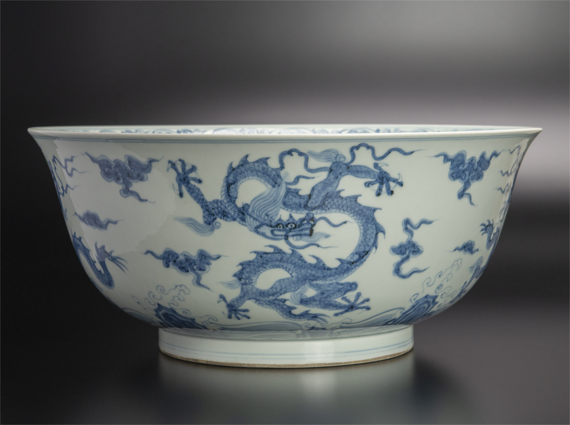 中国古美術 大明成化豆彩龍文皿 在銘-
